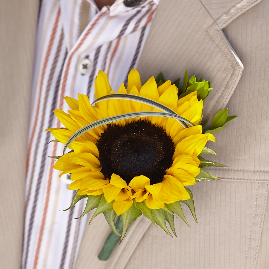 Free Spirit Boutonniere – Blooming Flowers, Mobile AL